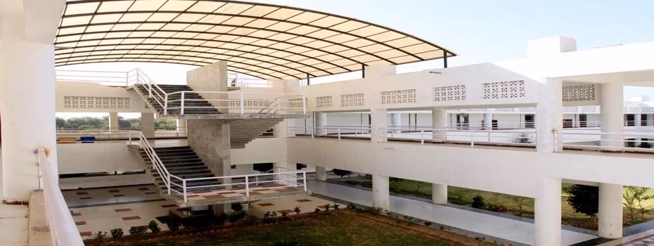 Manish Institute of Computer Studies cover photo 1