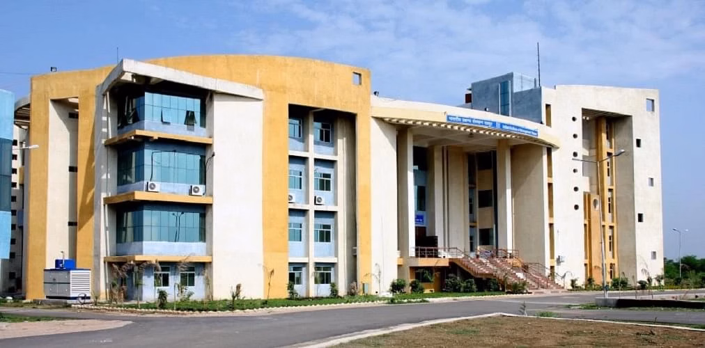 IIM Raipur Indian Institute of Management cover photo 1
