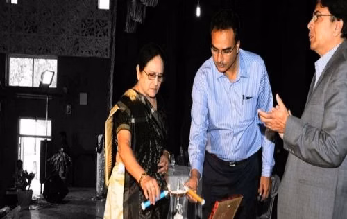 Dolat Usha Institute of Applied Sciences And Dhiru Sarla Institute of Management & Commerce (DUIAS & DSIM & C) cover photo 2