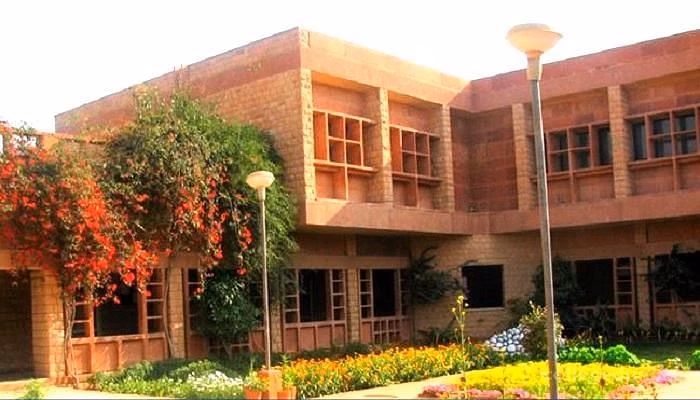 Apollo College of Veterinary Medicine cover photo 1