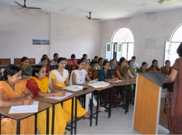 Guru Nanak Girls Post Graduate College campus gallery