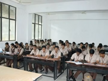 College of Engineering Adoor (CEA) campus gallery