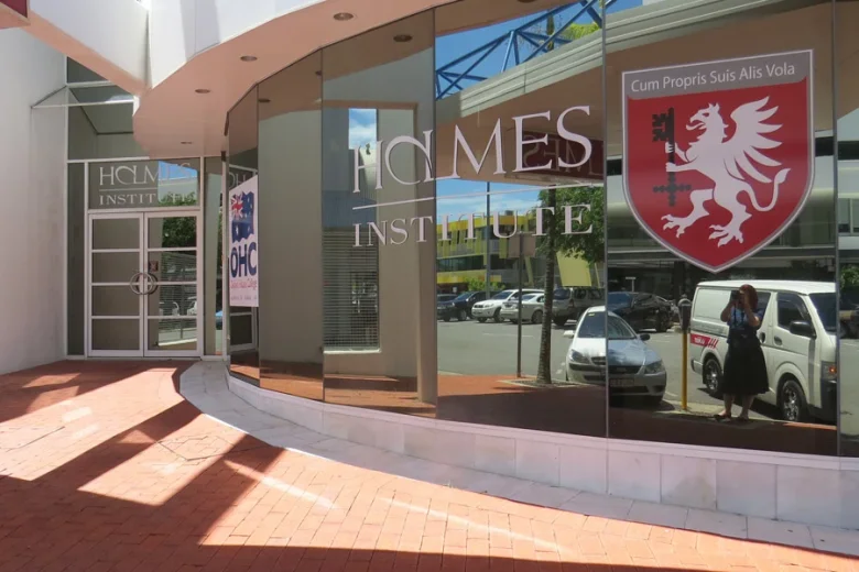 Holmes Institute (Cairns) cover